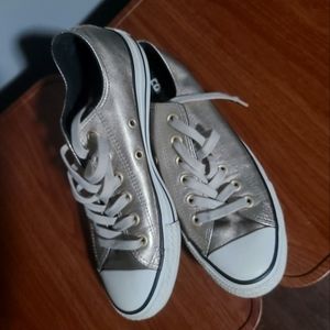 Converse metallic champagne